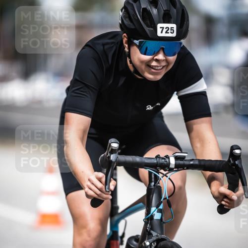 16.08.2026 - KN Förde Triathlon 2026 H.Heesch http://msf.ph/oto/9989145 16.08.2026 13:18:58 Radfahren 565, 704, 719, 725 meine-sportfotos.de