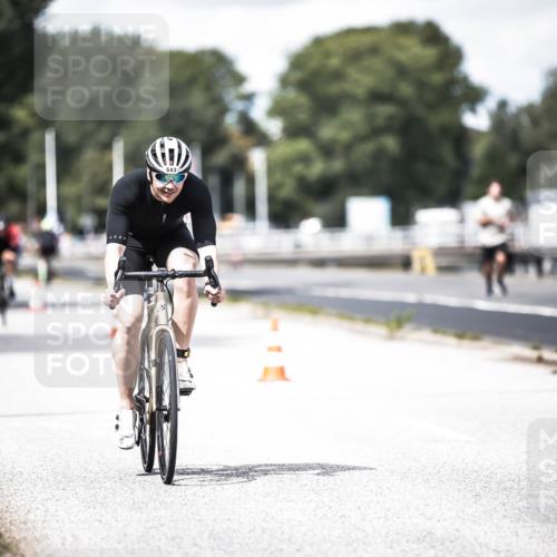 16.08.2026 - KN Förde Triathlon 2026 H.Heesch http://msf.ph/oto/9989176 16.08.2026 13:19:15 Radfahren 579, 706 meine-sportfotos.de