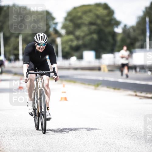 16.08.2026 - KN Förde Triathlon 2026 H.Heesch http://msf.ph/oto/9989179 16.08.2026 13:19:15 Radfahren 579, 706 meine-sportfotos.de