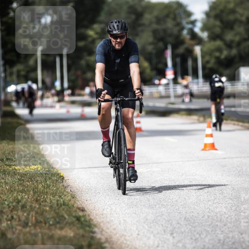 16.08.2026 - KN Förde Triathlon 2026 H.Heesch http://msf.ph/oto/9989215 16.08.2026 13:19:27 Radfahren 716, 735 meine-sportfotos.de