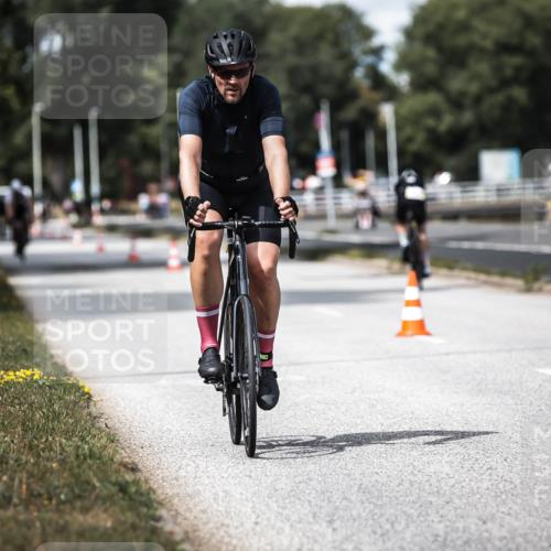16.08.2026 - KN Förde Triathlon 2026 H.Heesch http://msf.ph/oto/9989219 16.08.2026 13:19:27 Radfahren 716, 735 meine-sportfotos.de