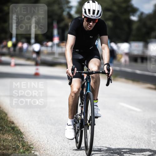 16.08.2026 - KN Förde Triathlon 2026 H.Heesch http://msf.ph/oto/9989382 16.08.2026 13:20:28 Radfahren 556, 588 meine-sportfotos.de