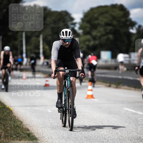 16.08.2026 - KN Förde Triathlon 2026 H.Heesch http://msf.ph/oto/9989486 16.08.2026 13:21:14 Radfahren 597, 603, 608, 703, 747 meine-sportfotos.de
