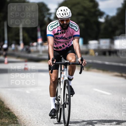 16.08.2026 - KN Förde Triathlon 2026 H.Heesch http://msf.ph/oto/9989557 16.08.2026 13:21:34 Radfahren 538, 718, 736 meine-sportfotos.de