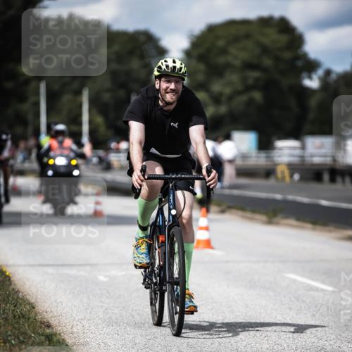 16.08.2026 - KN Förde Triathlon 2026 H.Heesch http://msf.ph/oto/9989572 16.08.2026 13:21:42 Radfahren 595, 704, 705, 730, 736 meine-sportfotos.de