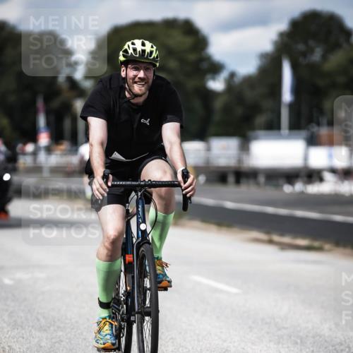 16.08.2026 - KN Förde Triathlon 2026 H.Heesch http://msf.ph/oto/9989580 16.08.2026 13:21:42 Radfahren 595, 704, 705, 730, 736 meine-sportfotos.de