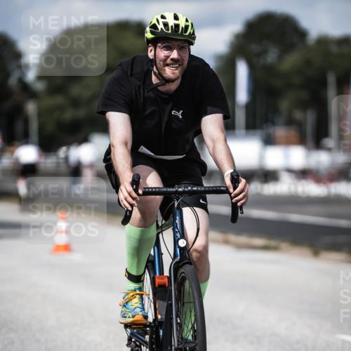 16.08.2026 - KN Förde Triathlon 2026 H.Heesch http://msf.ph/oto/9989587 16.08.2026 13:21:43 Radfahren 595, 704, 705, 730 meine-sportfotos.de
