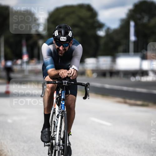 16.08.2026 - KN Förde Triathlon 2026 H.Heesch http://msf.ph/oto/9989607 16.08.2026 13:21:45 Radfahren 595, 704, 705, 730 meine-sportfotos.de