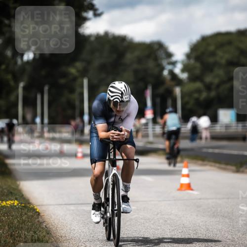 16.08.2026 - KN Förde Triathlon 2026 H.Heesch http://msf.ph/oto/9989712 16.08.2026 13:22:21 Radfahren 548, 599 meine-sportfotos.de