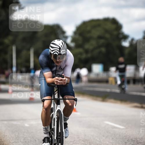 16.08.2026 - KN Förde Triathlon 2026 H.Heesch http://msf.ph/oto/9989720 16.08.2026 13:22:21 Radfahren 548, 599 meine-sportfotos.de