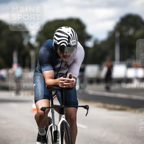 16.08.2026 - KN Förde Triathlon 2026 H.Heesch http://msf.ph/oto/9989727 16.08.2026 13:22:22 Radfahren 548, 599 meine-sportfotos.de