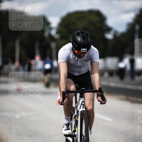 16.08.2026 - KN Förde Triathlon 2026 H.Heesch http://msf.ph/oto/9989767 16.08.2026 13:22:37 Radfahren 601, 721, 737 meine-sportfotos.de