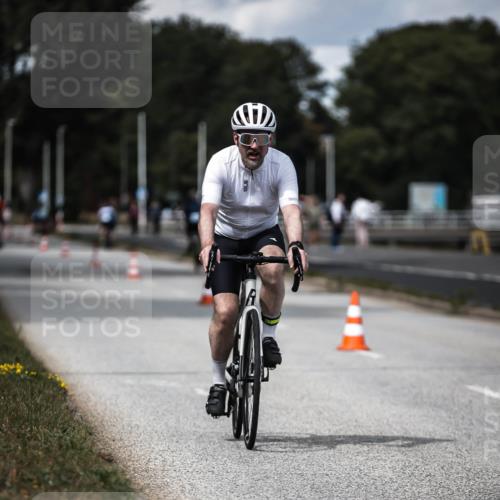 16.08.2026 - KN Förde Triathlon 2026 H.Heesch http://msf.ph/oto/9989779 16.08.2026 13:22:41 Radfahren 737 meine-sportfotos.de