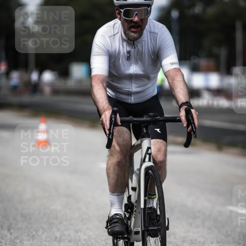 16.08.2026 - KN Förde Triathlon 2026 H.Heesch http://msf.ph/oto/9989799 16.08.2026 13:22:42 Radfahren 737 meine-sportfotos.de