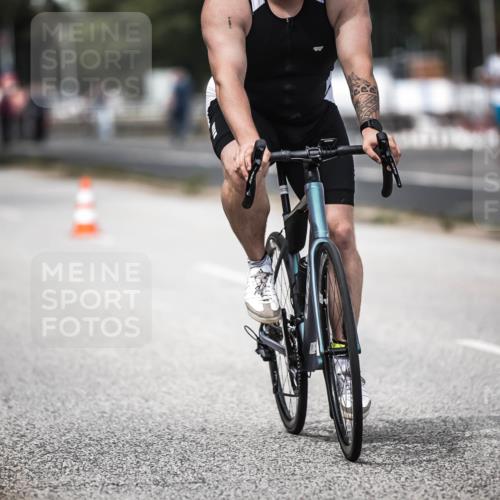 16.08.2026 - KN Förde Triathlon 2026 H.Heesch http://msf.ph/oto/9989970 16.08.2026 13:23:41 Radfahren 596, 608, 740, 747 meine-sportfotos.de