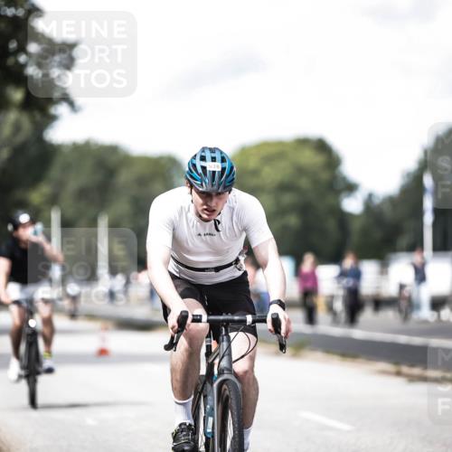 16.08.2026 - KN Förde Triathlon 2026 H.Heesch http://msf.ph/oto/9990057 16.08.2026 13:24:09 Radfahren 572, 585, 732 meine-sportfotos.de