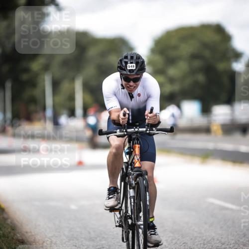 16.08.2026 - KN Förde Triathlon 2026 H.Heesch http://msf.ph/oto/9990181 16.08.2026 13:24:56 Radfahren 546, 561 meine-sportfotos.de
