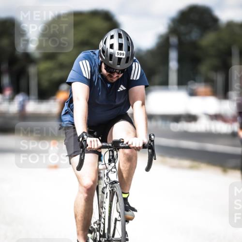 16.08.2026 - KN Förde Triathlon 2026 H.Heesch http://msf.ph/oto/9990236 16.08.2026 13:25:15 Radfahren 196, 599 meine-sportfotos.de