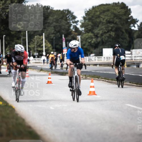 16.08.2026 - KN Förde Triathlon 2026 H.Heesch http://msf.ph/oto/9990245 16.08.2026 13:25:27 Radfahren 717, 734 meine-sportfotos.de