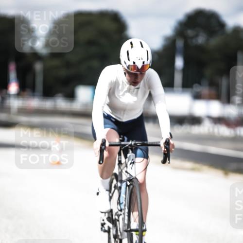 16.08.2026 - KN Förde Triathlon 2026 H.Heesch http://msf.ph/oto/9990370 16.08.2026 13:25:57 Radfahren 726 meine-sportfotos.de