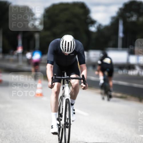 16.08.2026 - KN Förde Triathlon 2026 H.Heesch http://msf.ph/oto/9990530 16.08.2026 13:26:39 Radfahren 566, 715, 742 meine-sportfotos.de