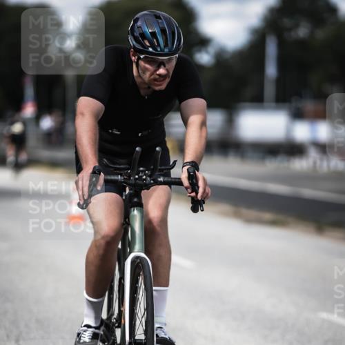 16.08.2026 - KN Förde Triathlon 2026 H.Heesch http://msf.ph/oto/9990551 16.08.2026 13:26:42 Radfahren 566, 715 meine-sportfotos.de