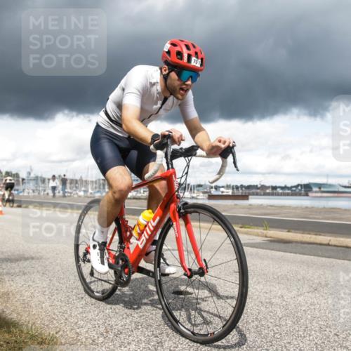 16.08.2026 - KN Förde Triathlon 2026 H.Heesch http://msf.ph/oto/9991555 16.08.2026 13:21:51 Radfahren 555 meine-sportfotos.de