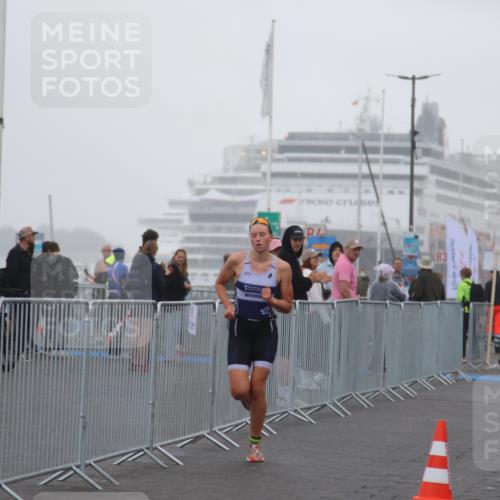 16.08.2026 - KN Förde Triathlon 2026 Markus Tischler http://msf.ph/oto/9991751 16.08.2026 09:50:15 Ziel  meine-sportfotos.de