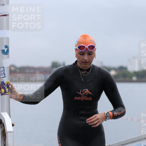 16.08.2026 - KN Förde Triathlon 2026 Antke Förster http://msf.ph/oto/9992350 16.08.2026 09:11:35 Schwimmen 117, 118, 122, 133, 140, 133, 142 meine-sportfotos.de