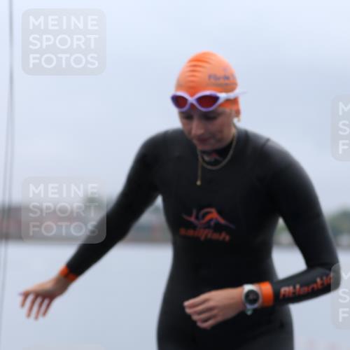 16.08.2026 - KN Förde Triathlon 2026 Antke Förster http://msf.ph/oto/9992352 16.08.2026 09:11:35 Schwimmen 117, 118, 122, 133, 140, 133, 142 meine-sportfotos.de