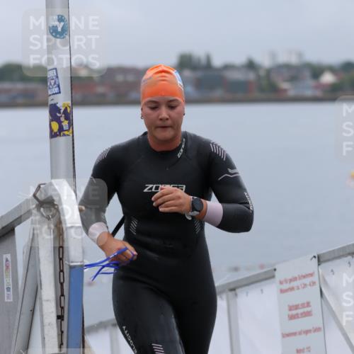 16.08.2026 - KN Förde Triathlon 2026 Antke Förster http://msf.ph/oto/9992359 16.08.2026 09:12:04 Schwimmen 142, 127, 141, 146 meine-sportfotos.de