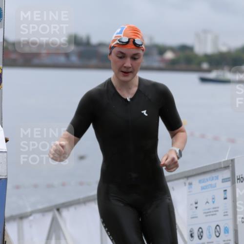 16.08.2026 - KN Förde Triathlon 2026 Antke Förster http://msf.ph/oto/9992376 16.08.2026 09:12:40 Schwimmen 127, 129, 130, 143, 160 meine-sportfotos.de