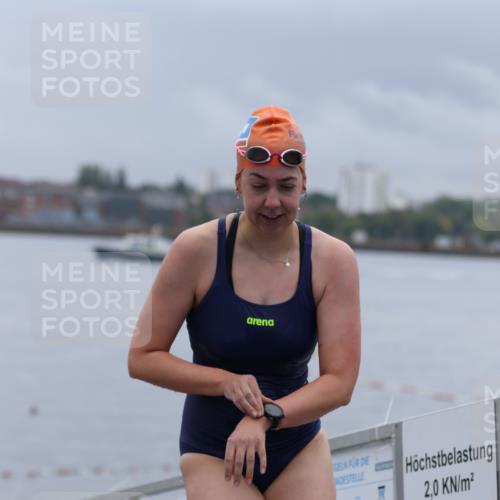 16.08.2026 - KN Förde Triathlon 2026 Antke Förster http://msf.ph/oto/9992384 16.08.2026 09:12:49 Schwimmen 130, 129, 143, 160 meine-sportfotos.de
