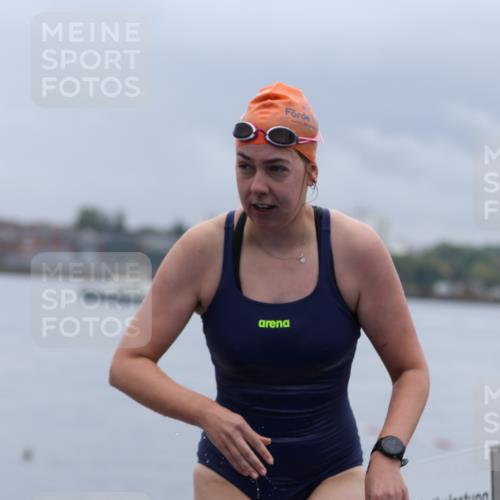 16.08.2026 - KN Förde Triathlon 2026 Antke Förster http://msf.ph/oto/9992385 16.08.2026 09:12:50 Schwimmen 130, 129, 143, 160 meine-sportfotos.de