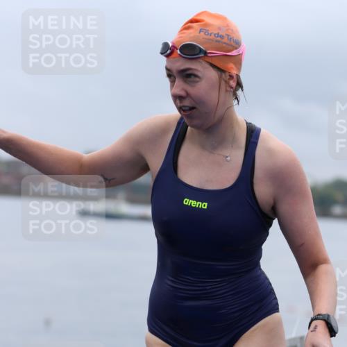 16.08.2026 - KN Förde Triathlon 2026 Antke Förster http://msf.ph/oto/9992386 16.08.2026 09:12:50 Schwimmen 130, 129, 143, 160 meine-sportfotos.de