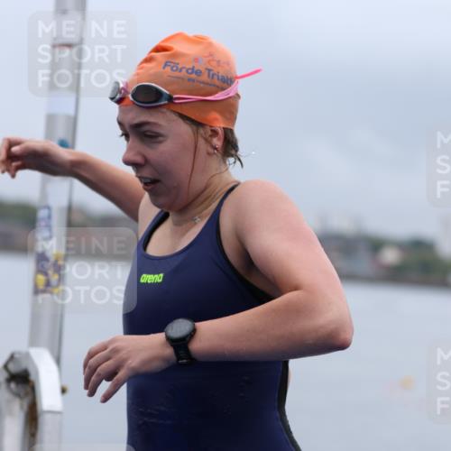 16.08.2026 - KN Förde Triathlon 2026 Antke Förster http://msf.ph/oto/9992388 16.08.2026 09:12:50 Schwimmen 130, 129, 143, 160 meine-sportfotos.de