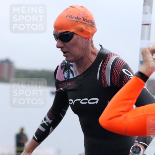 16.08.2026 - KN Förde Triathlon 2026 Antke Förster http://msf.ph/oto/9992395 16.08.2026 09:13:04 Schwimmen 129, 130, 143, 160, 131 meine-sportfotos.de
