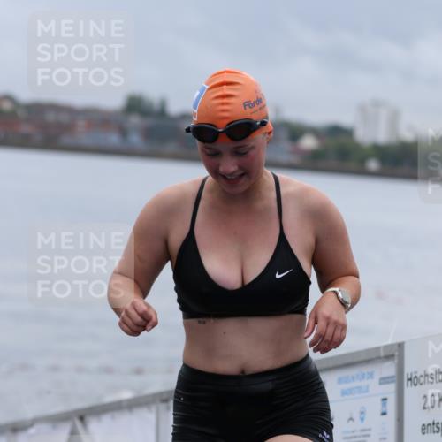16.08.2026 - KN Förde Triathlon 2026 Antke Förster http://msf.ph/oto/9992407 16.08.2026 09:13:33 Schwimmen 108, 124, 131, 123, 124, 148, 185 meine-sportfotos.de