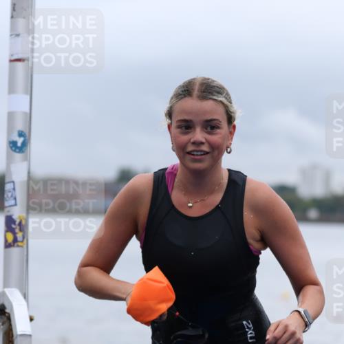 16.08.2026 - KN Förde Triathlon 2026 Antke Förster http://msf.ph/oto/9992446 16.08.2026 09:14:23 Schwimmen 120, 154, 125, 147, 149, 155, 162 meine-sportfotos.de
