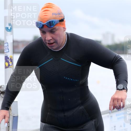 16.08.2026 - KN Förde Triathlon 2026 Antke Förster http://msf.ph/oto/9992469 16.08.2026 09:14:54 Schwimmen 147, 149, 162, 135, 145, 153, 158, 159 meine-sportfotos.de