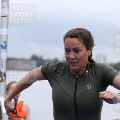 16.08.2026 - KN Förde Triathlon 2026 Antke Förster http://msf.ph/oto/9992478 16.08.2026 09:15:06 Schwimmen 147, 158, 159, 135, 145, 150, 153 meine-sportfotos.de