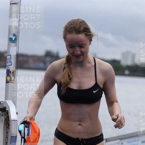16.08.2026 - KN Förde Triathlon 2026 Antke Förster http://msf.ph/oto/9992481 16.08.2026 09:15:08 Schwimmen 145, 147, 153, 158, 159, 135, 150 meine-sportfotos.de