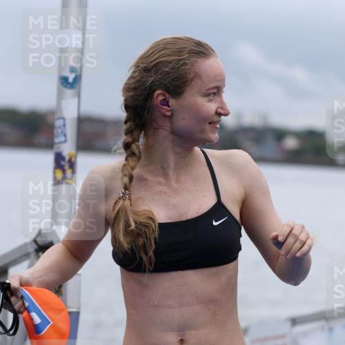 16.08.2026 - KN Förde Triathlon 2026 Antke Förster http://msf.ph/oto/9992483 16.08.2026 09:15:08 Schwimmen 145, 147, 153, 158, 159, 135, 150 meine-sportfotos.de