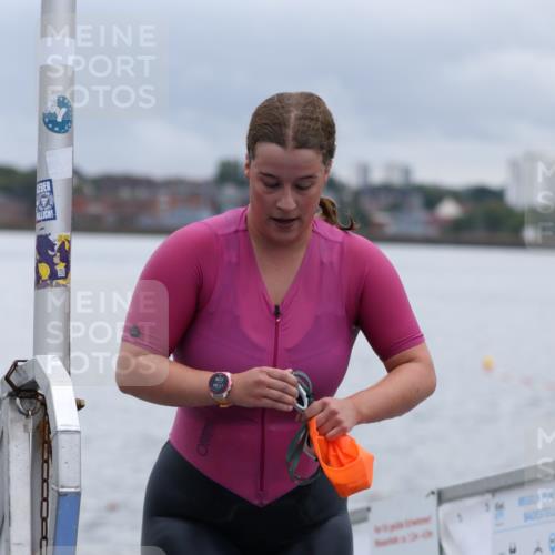 16.08.2026 - KN Förde Triathlon 2026 Antke Förster http://msf.ph/oto/9992511 16.08.2026 09:16:23 Schwimmen 168, 183, 152, 161, 165, 169, 175, 193 meine-sportfotos.de