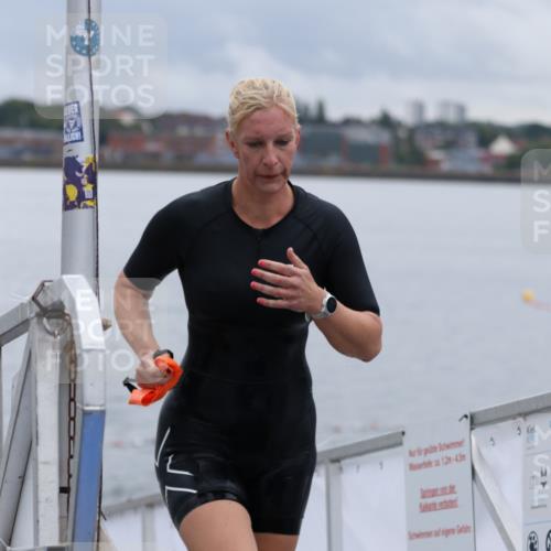 16.08.2026 - KN Förde Triathlon 2026 Antke Förster http://msf.ph/oto/9992569 16.08.2026 09:17:37 Schwimmen 103, 139, 166, 186, 187, 126, 156, 171, 172, 174, 190, 191, 197 meine-sportfotos.de