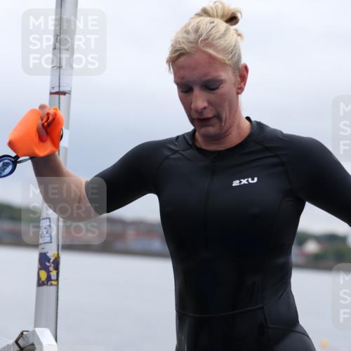 16.08.2026 - KN Förde Triathlon 2026 Antke Förster http://msf.ph/oto/9992573 16.08.2026 09:17:38 Schwimmen 103, 139, 166, 172, 186, 187, 126, 156, 171, 172, 174, 190, 191, 197 meine-sportfotos.de