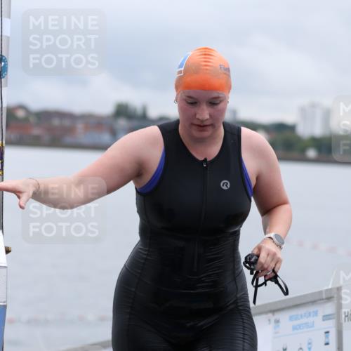 16.08.2026 - KN Förde Triathlon 2026 Antke Förster http://msf.ph/oto/9992575 16.08.2026 09:17:40 Schwimmen 103, 139, 166, 172, 174, 186, 187, 126, 156, 171, 174, 176, 190, 191, 197 meine-sportfotos.de