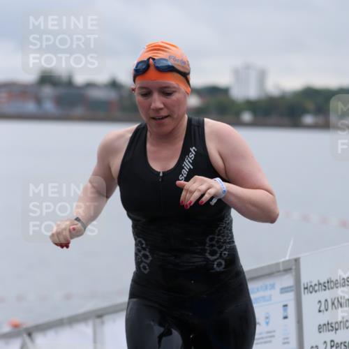16.08.2026 - KN Förde Triathlon 2026 Antke Förster http://msf.ph/oto/9992614 16.08.2026 09:18:22 Schwimmen 126, 163, 176, 189, 191, 178, 192, 200, 203, 206 meine-sportfotos.de