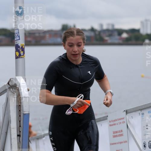 16.08.2026 - KN Förde Triathlon 2026 Antke Förster http://msf.ph/oto/9992635 16.08.2026 09:18:51 Schwimmen 178, 200, 206, 164, 184, 194, 195, 198, 205, 212, 225 meine-sportfotos.de