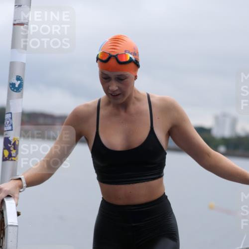 16.08.2026 - KN Förde Triathlon 2026 Antke Förster http://msf.ph/oto/9992653 16.08.2026 09:19:01 Schwimmen 164, 194, 198, 200, 205, 206, 212, 184, 194, 195, 204, 211, 225 meine-sportfotos.de